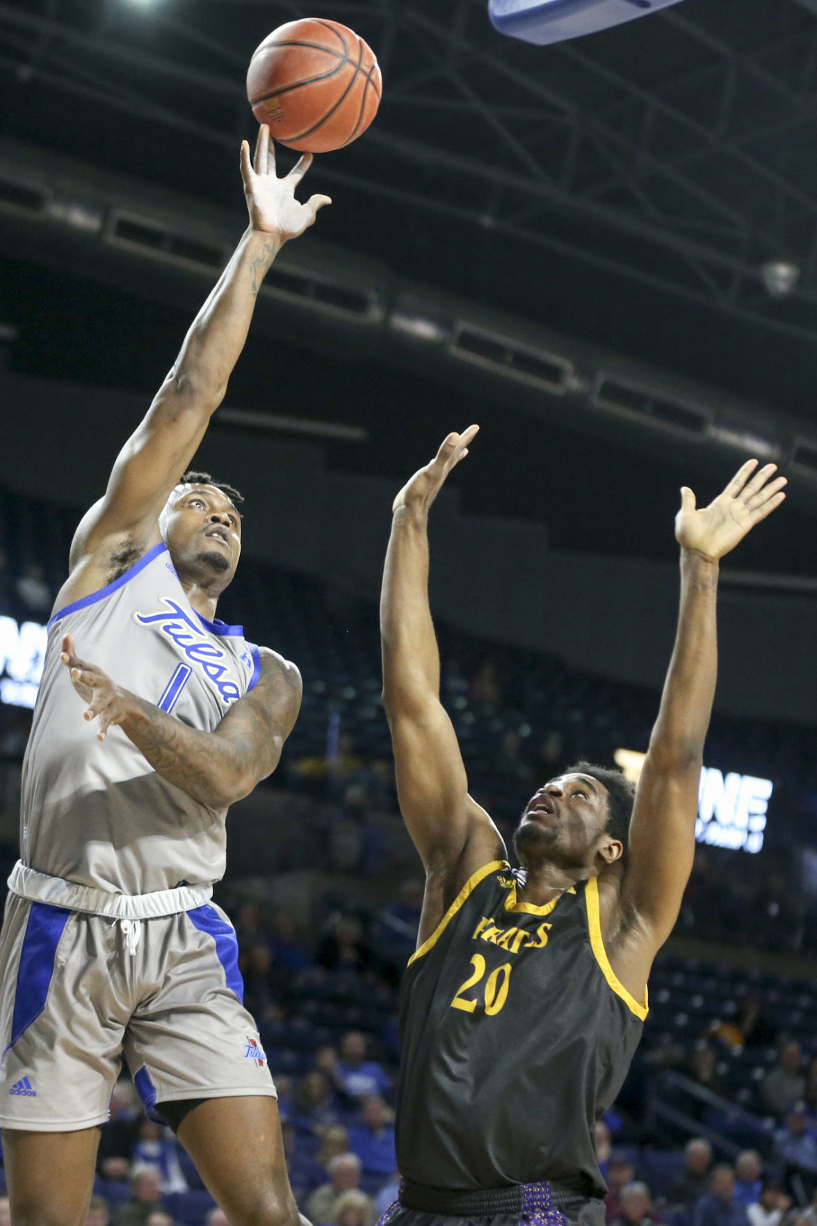 Tulsa Golden Hurricane vs East Carolina Pirates